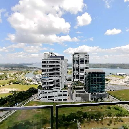 Almas Suites Puteri Harbour Nusajaya  Εξωτερικό φωτογραφία