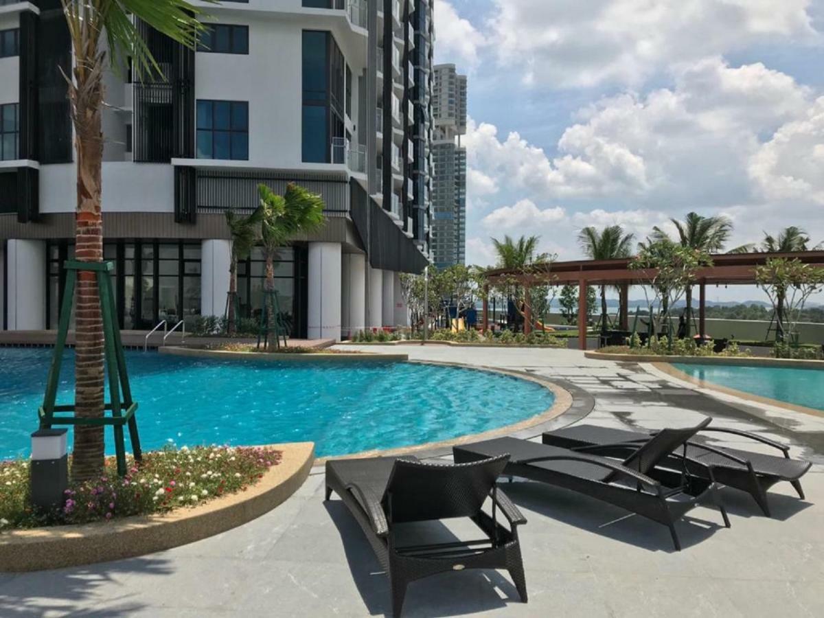 Almas Suites Puteri Harbour Nusajaya  Εξωτερικό φωτογραφία
