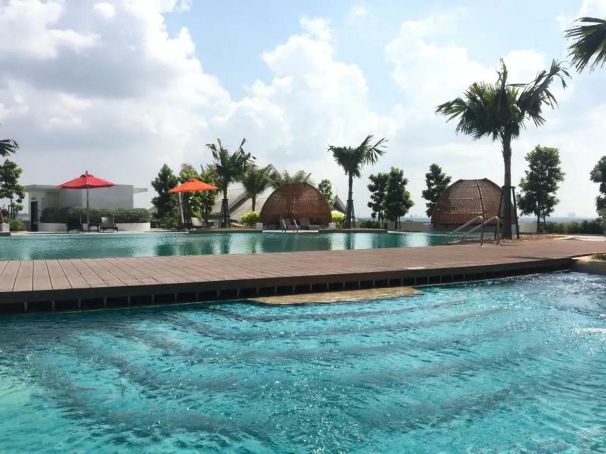 Almas Suites Puteri Harbour Nusajaya  Εξωτερικό φωτογραφία