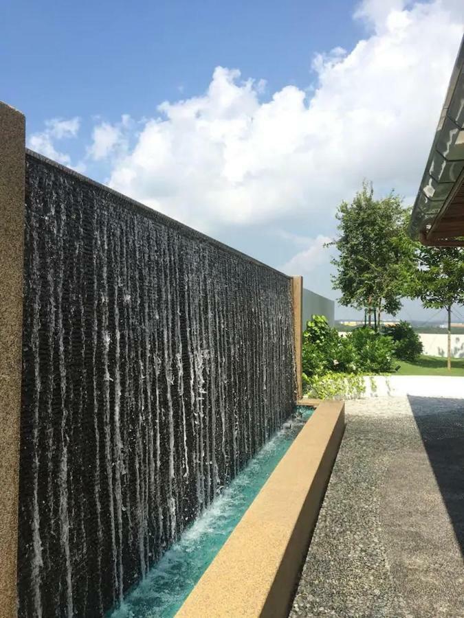 Almas Suites Puteri Harbour Nusajaya  Εξωτερικό φωτογραφία